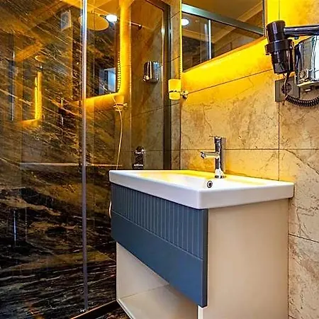 Hotel Blue Marina &